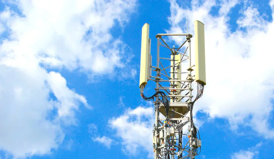 Cellular tower that explains what is IoT Connectivity and its different types